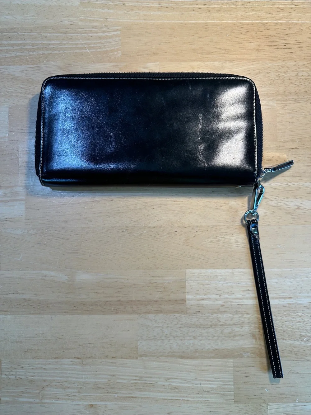 Classic Black Zip-Around Wristlet Wallet - Unbranded